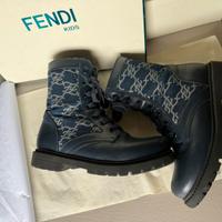 Stivali Fendi originale.