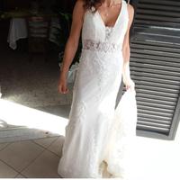 Abiti da sposa uno x la mattina uno x  la sera x