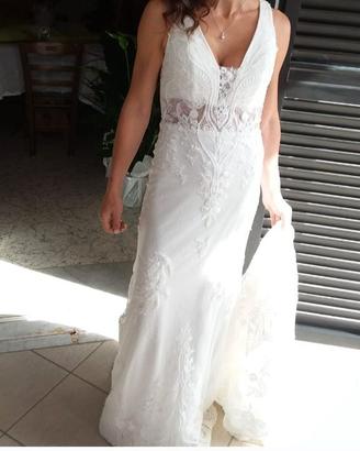 Abiti da sposa uno x la mattina uno x  la sera x