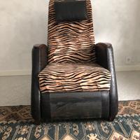Poltrona reclinabile in pelle e microfibra tigrata