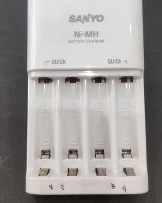 Caricabatterie NiMh Sanyo Eneloop