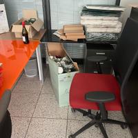 scrivania, ufficio completo