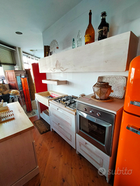 Cucina shabby in legno massello