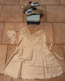 Vestaglina di seta, pizzo con perizoma e ciabatte 