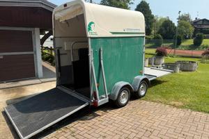 Trailer per trasporto cavalli e carrozza