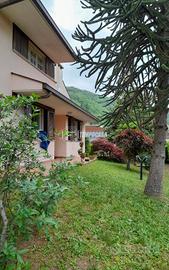 VILLA INDIPENDENTE CON AMPIO GIARDINO PRIVATO-CORT