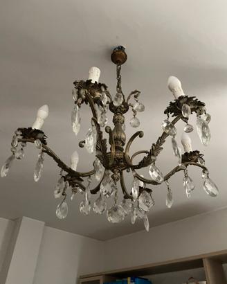 Lampadario vintage con gocce in cristallo