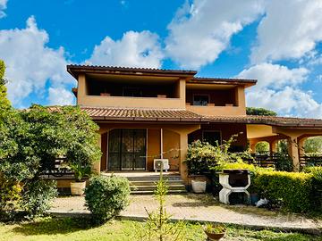 Appartamento in villa ampia metratura