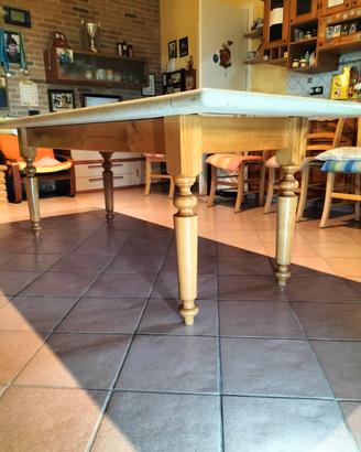 Tavolo artigianale in pietra