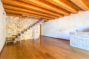 Indipendente con terrazzino.