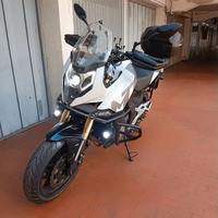 CFMOTO 650 MT moto turismo 19.000 km con optional