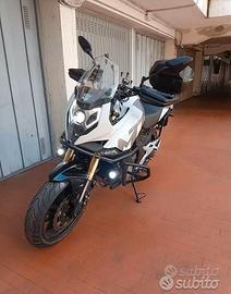 CFMOTO 650 MT moto turismo 19.000 km con optional