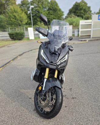 Honda X-ADV 750 nera 10/2022 – 18.518 km