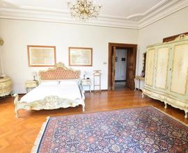 Vadena: Villa signorile con ampio terreno privato