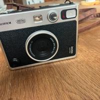 Instax mini evo con custodia in pelle