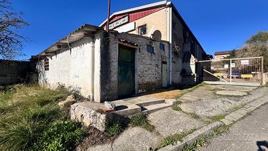 Capannone in via Gronchi