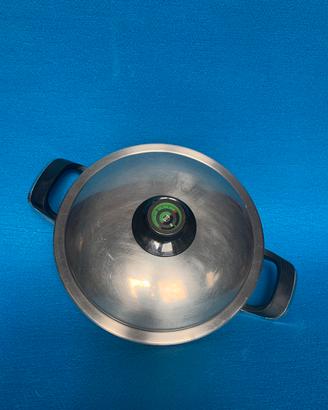 pentola  Amc con coperchio