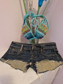 Shorts Bershka taglia S con passante strass