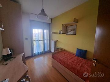 Stanza singola zona Ippodromo, agosto e settembre