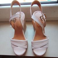 Sandali nuovi n.37 tacco 9,5 cm con zeppa 