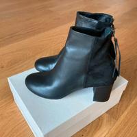 Stivaletti in pelle+camoscio nero Made in Italy