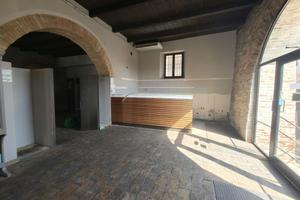 Ampio locale commerciale in centro storico