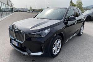 BMW iX1 edrive 20 X-Line