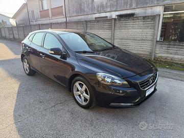 VOLVO V40 D2 2.0 euro 6