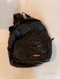 Zaino richiudibile eastpak nero arancione