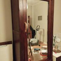 Armadio in legno antico