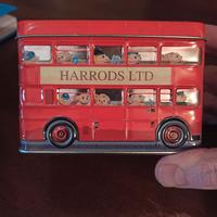 Salvadanaio in latta Harrods