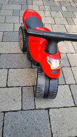 Moto giocattolo cavalcabile per bambini
