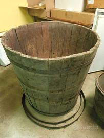 Antico e grande tino per vino