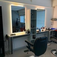 Postazioni taglio più due specchi con led