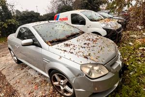 Opel tigra twintop incidentata