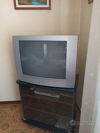 Televisore con decoder HD