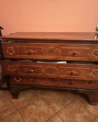 Cassettone antico