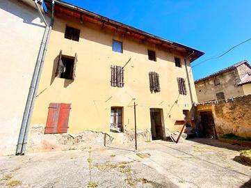 CASA SEMINDIPENDENTE A LESTIZZA