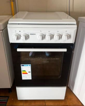 Cucina a Gas SEKOM 50x50 con Forno – Ottime Condiz