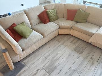 Divano letto 5 posti + pouf