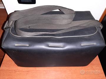 BORSE FOTOGRAFICHE SONO DUE. LEGGI