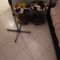 Sgabelli muccati con rotolle