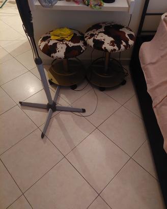 Sgabelli muccati con rotolle