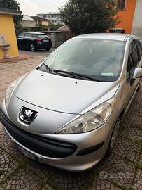 Peugeot 207 1.4 benzina