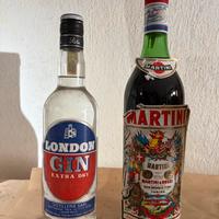 Bottiglie vintage Martino Rosso e Gin