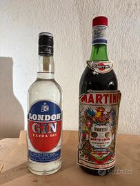 Bottiglie vintage Martino Rosso e Gin