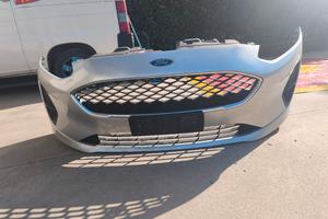 paraurti e fari Ford Fiesta