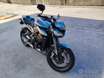 Triumph Street Triple RS