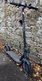 Monopattino elettrico Xiaomi + alimentatore, +16