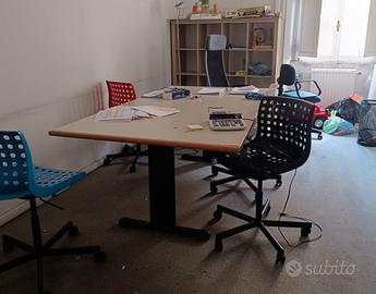  tavolo in legno per riunioni